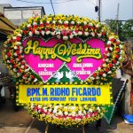 Bunga Papan Happy Wedding 02 – Arlita Florist