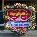 Bunga Papan Happy Wedding 04 – Arlita Florist